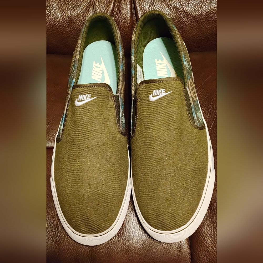 NIKE shoes for big men size 15